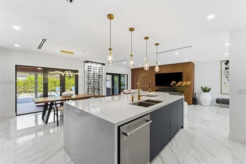 Tiny photo for 8625 SW 147th St, Palmetto Bay, FL 33158 (MLS # A12007210)