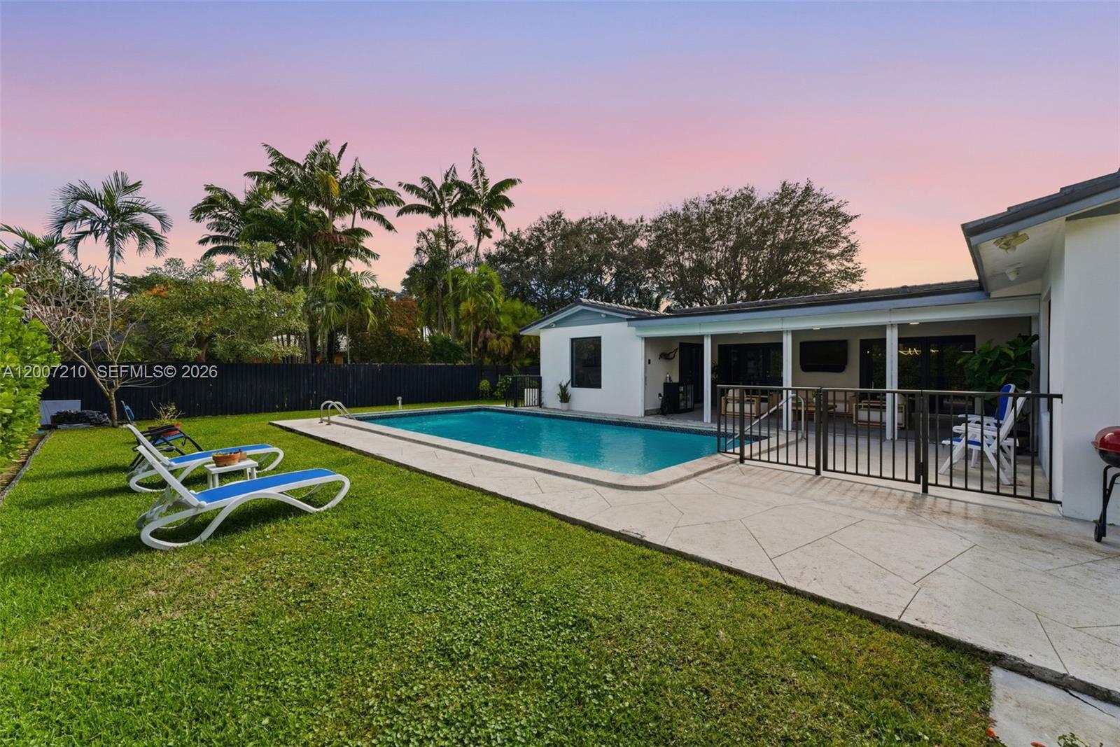 COUNTRY CLUB GROVE PT 4 - Residential