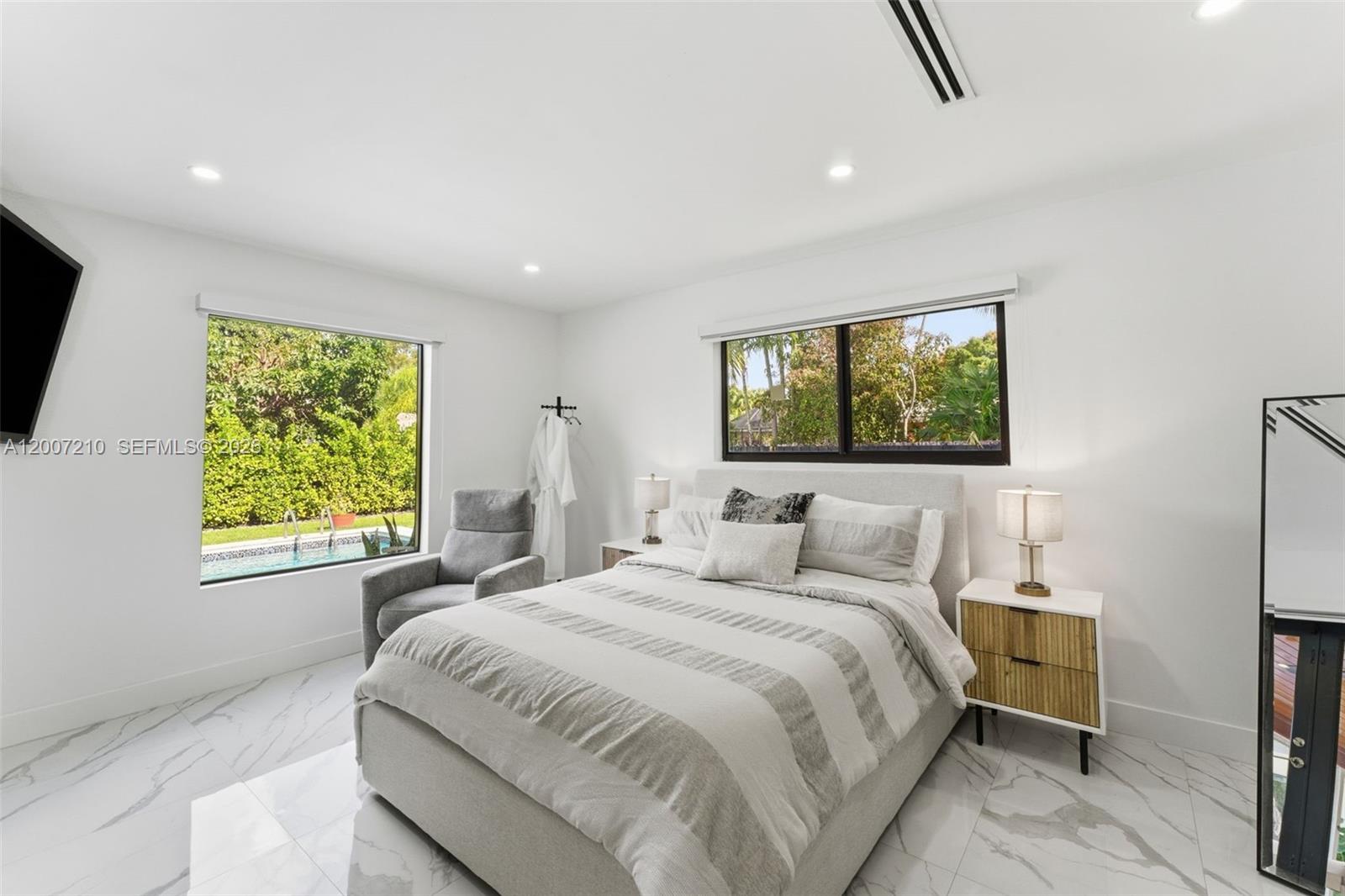 COUNTRY CLUB GROVE PT 4 - Residential