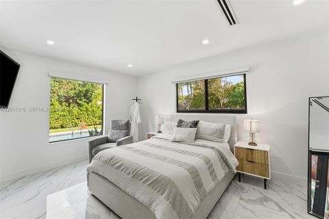 Tiny photo for 8625 SW 147th St, Palmetto Bay, FL 33158 (MLS # A12007210)