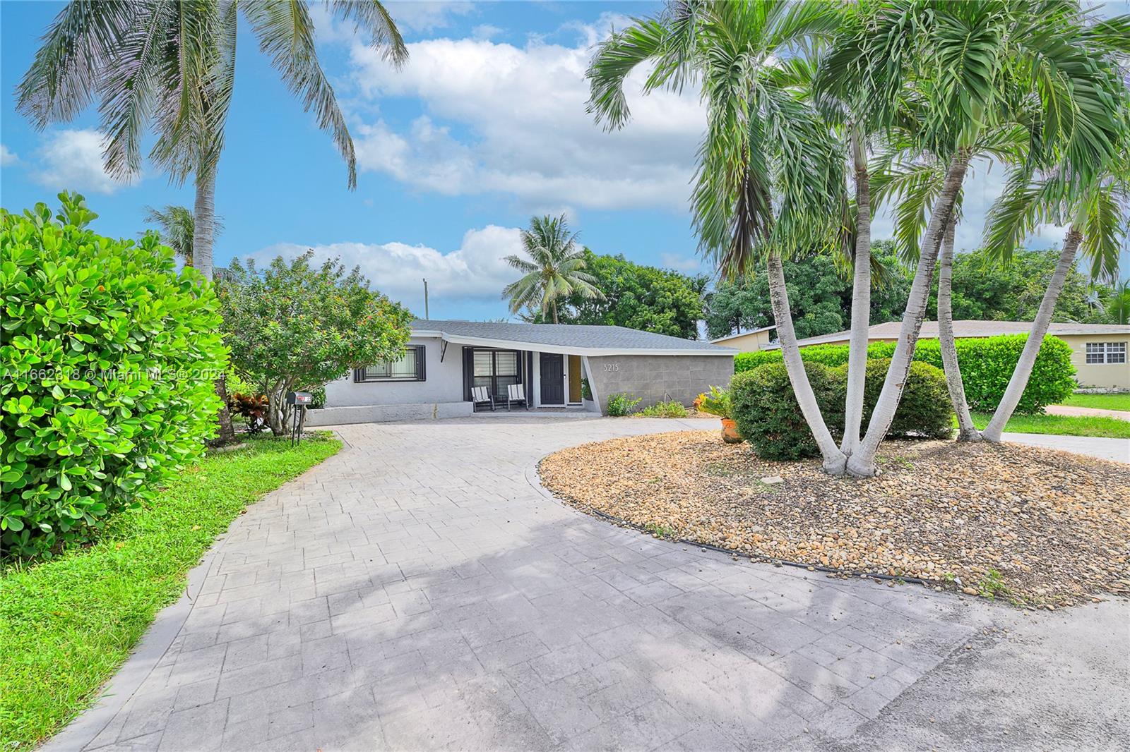 3215 Sw 67th Ave, Miramar, Broward County, Florida - 4 Bedrooms  
3 Bathrooms - 