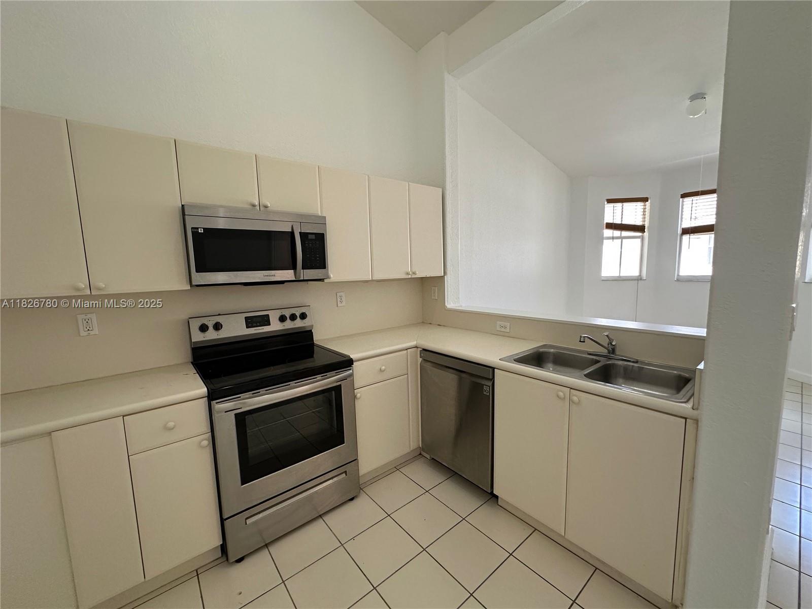 1651 SE 28th Ct 203