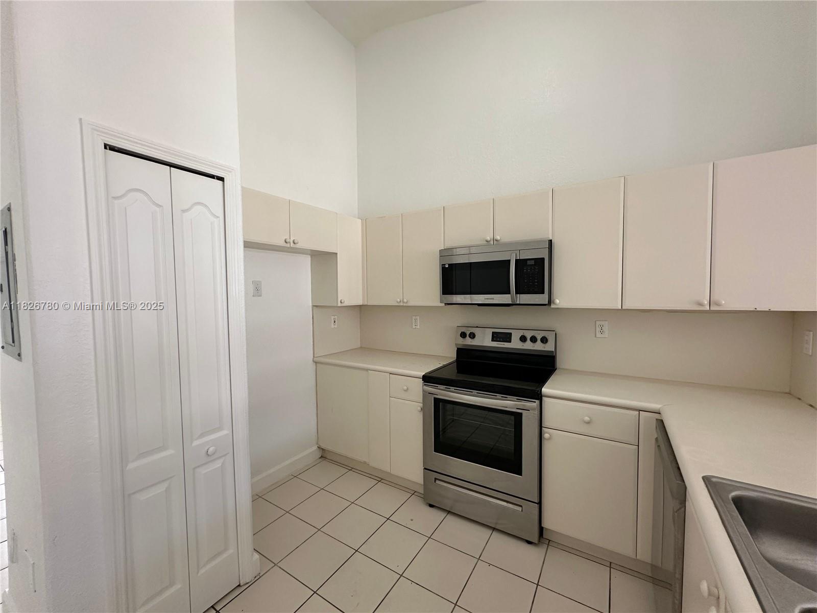 1651 SE 28th Ct 203