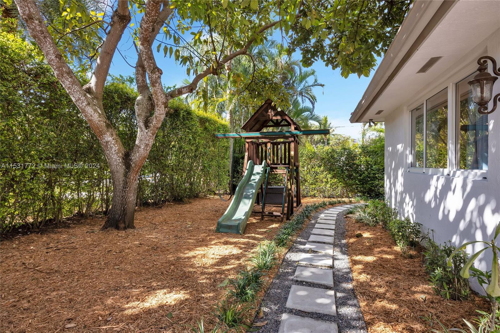 CAMBRIDGE LAWNS PARK - Residential