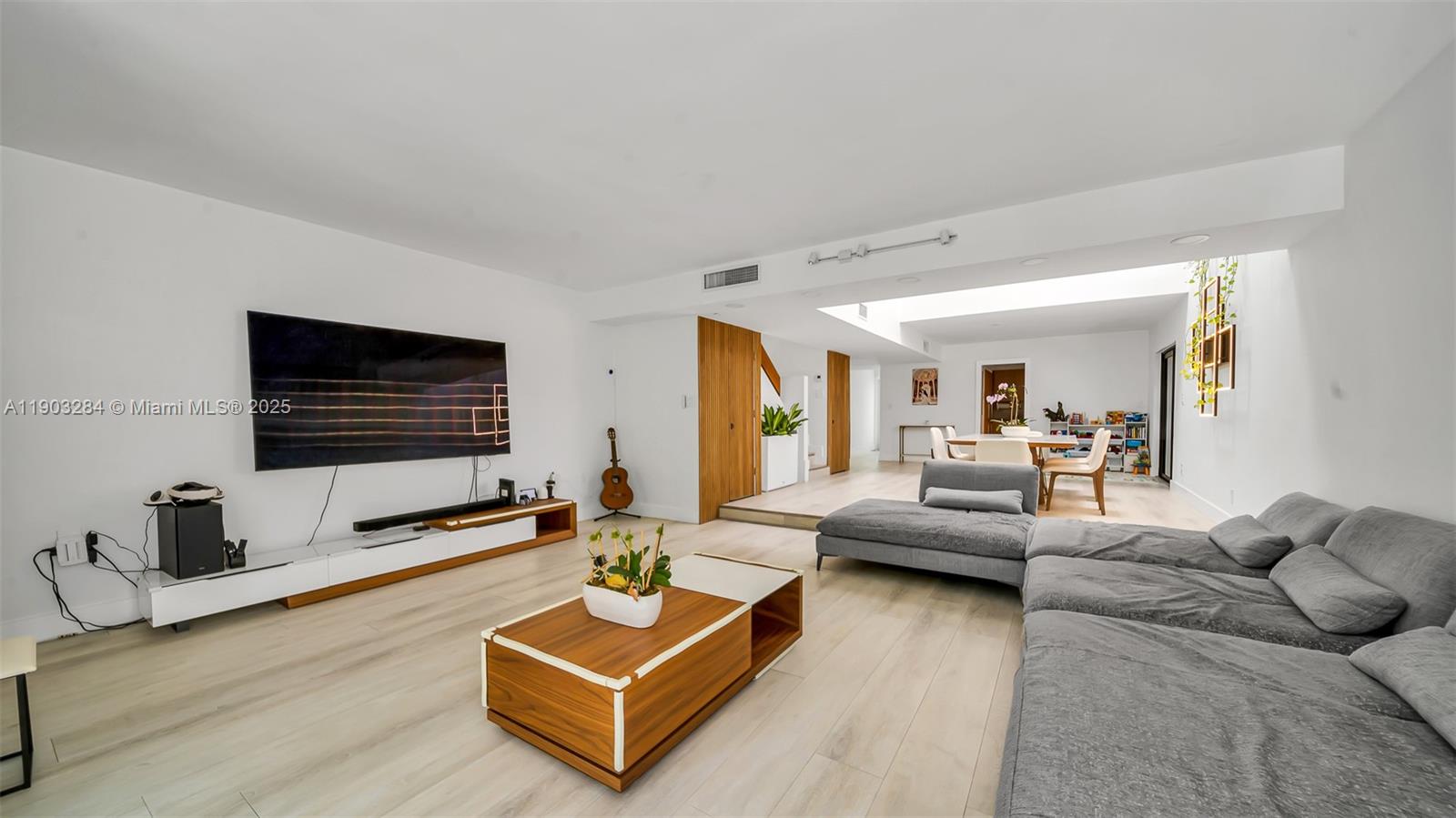 POINCIANA IS YT & RCQ CLU - Residential