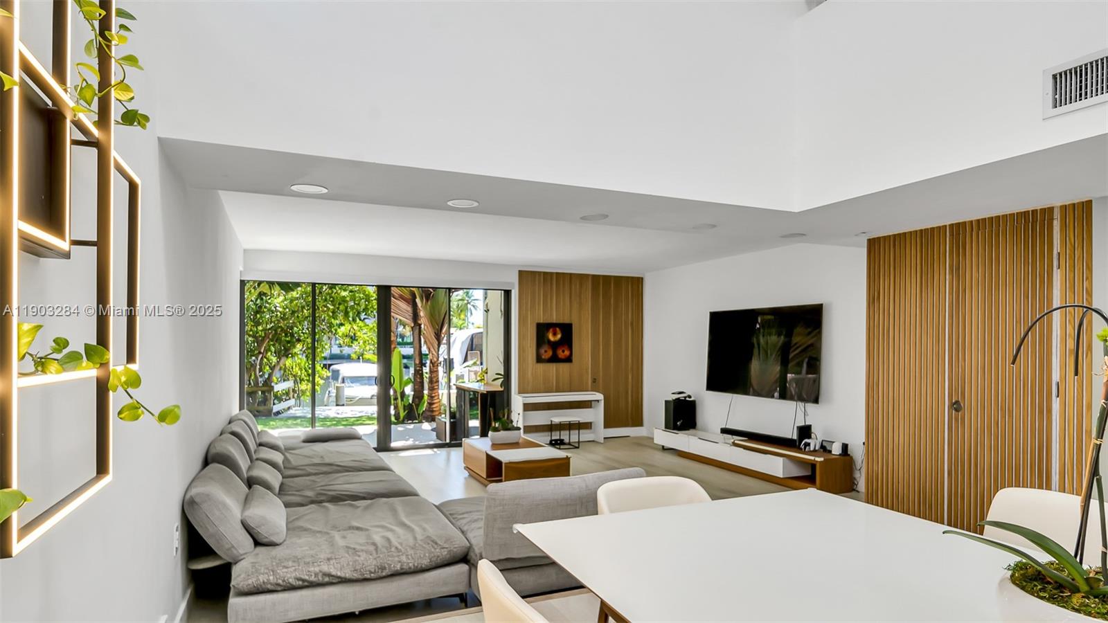 POINCIANA IS YT & RCQ CLU - Residential