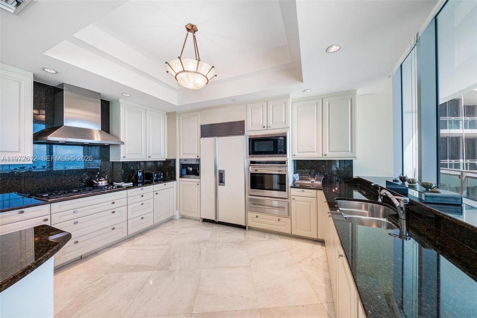 10295 Collins Ave 1502