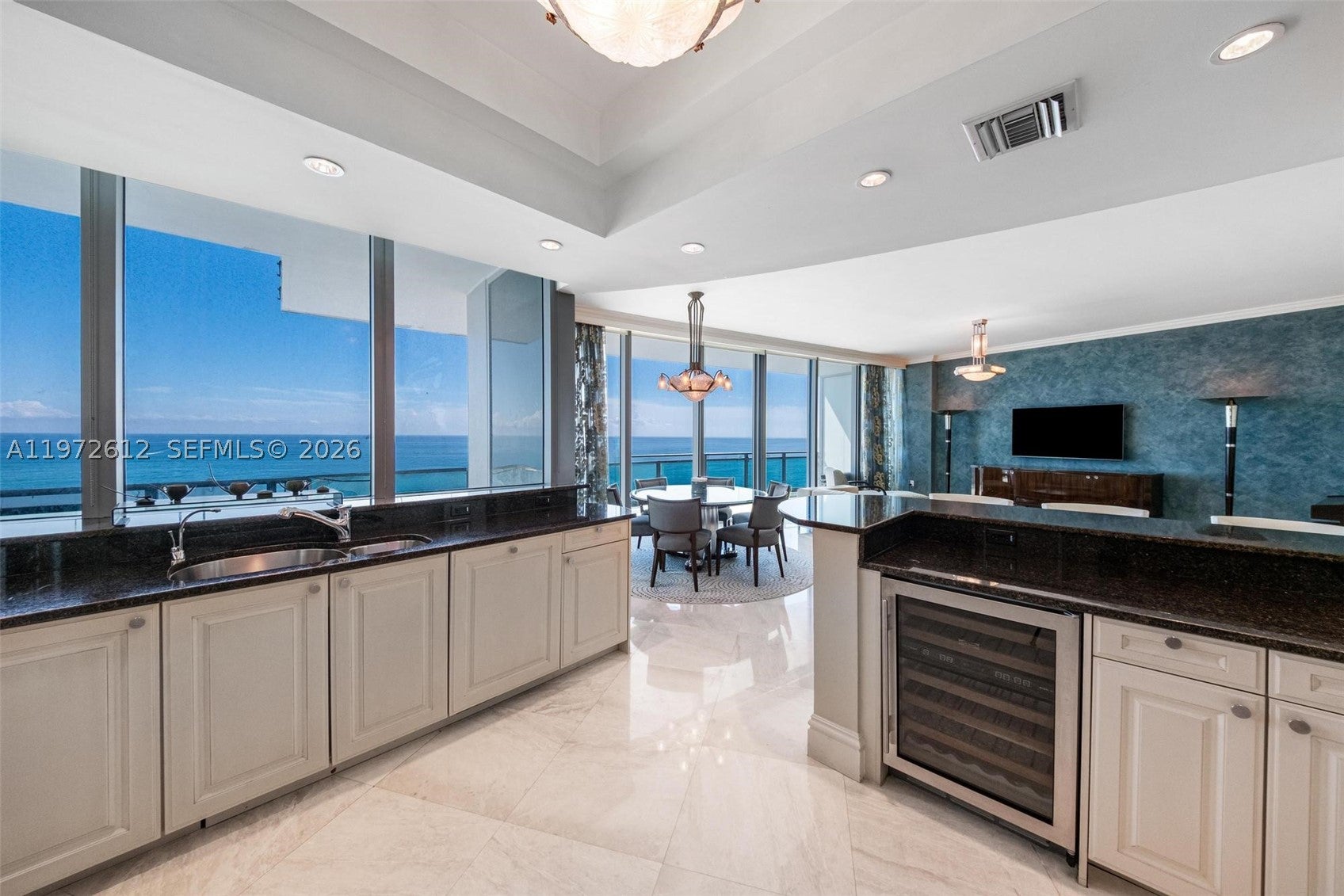 10295 Collins Ave 1502