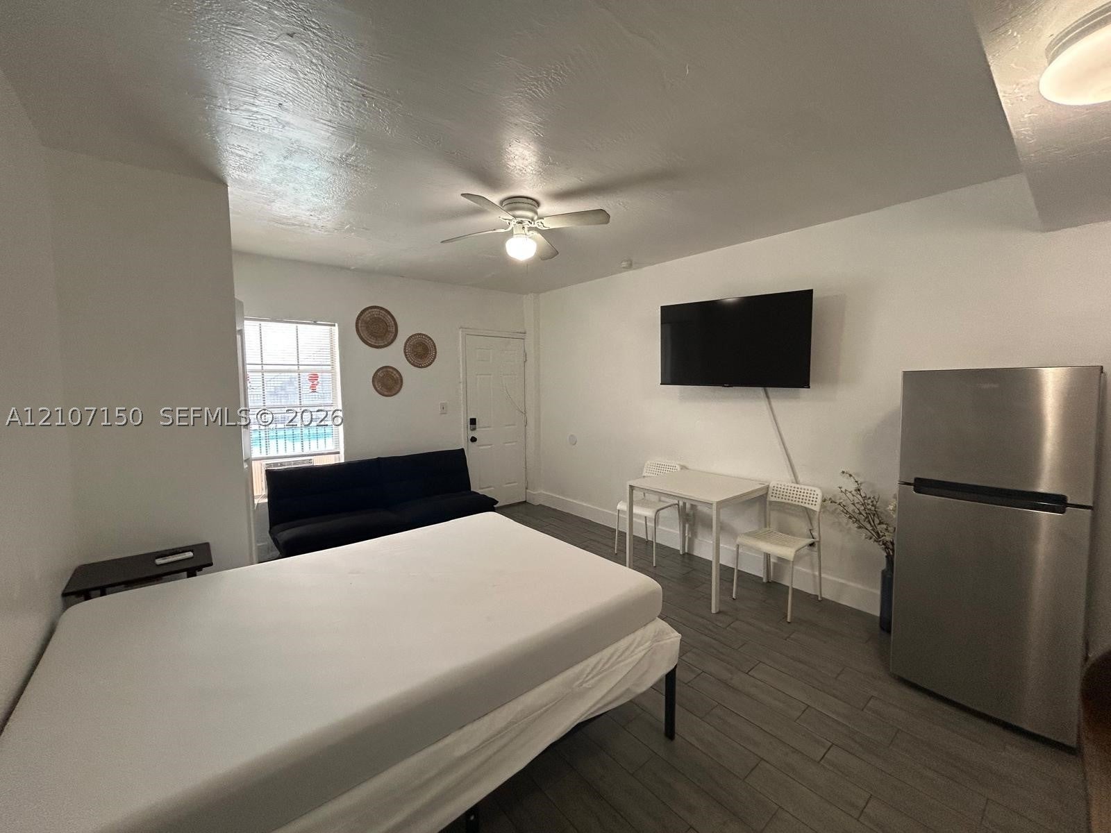 1843 Dewey St 111