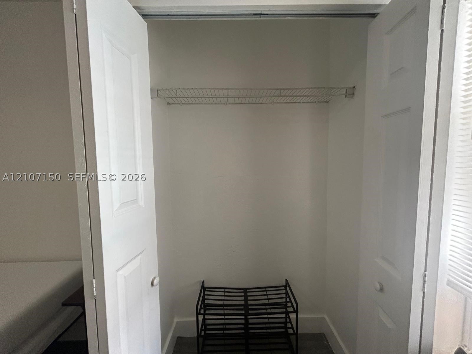 1843 Dewey St 111