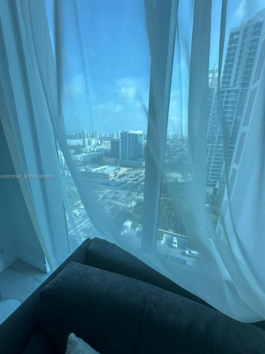SOLE CONDO - Residential