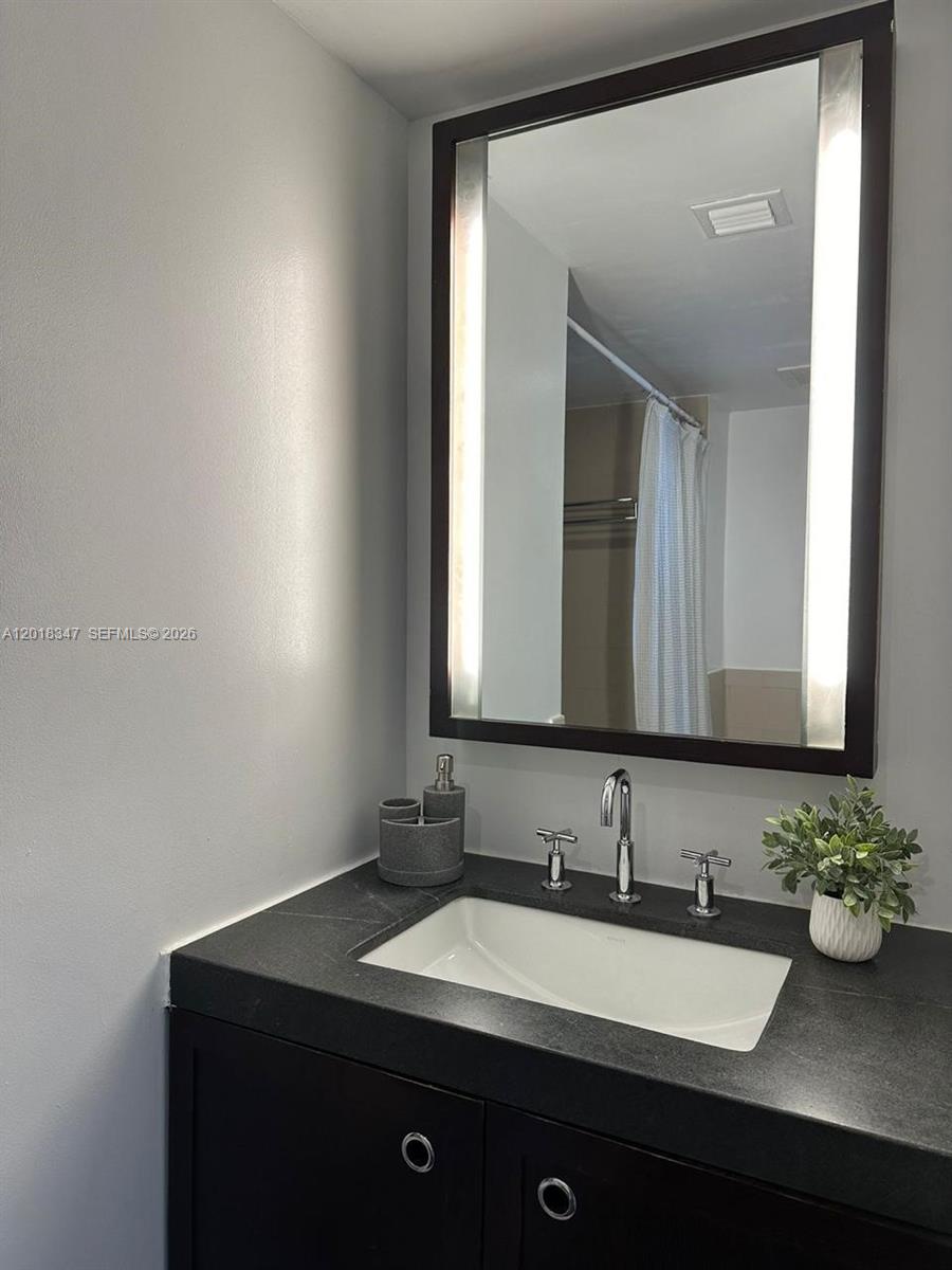 SOLE CONDO - Residential