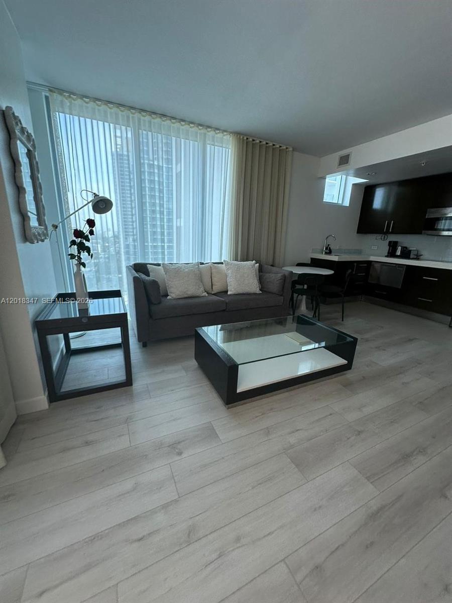SOLE CONDO - Residential