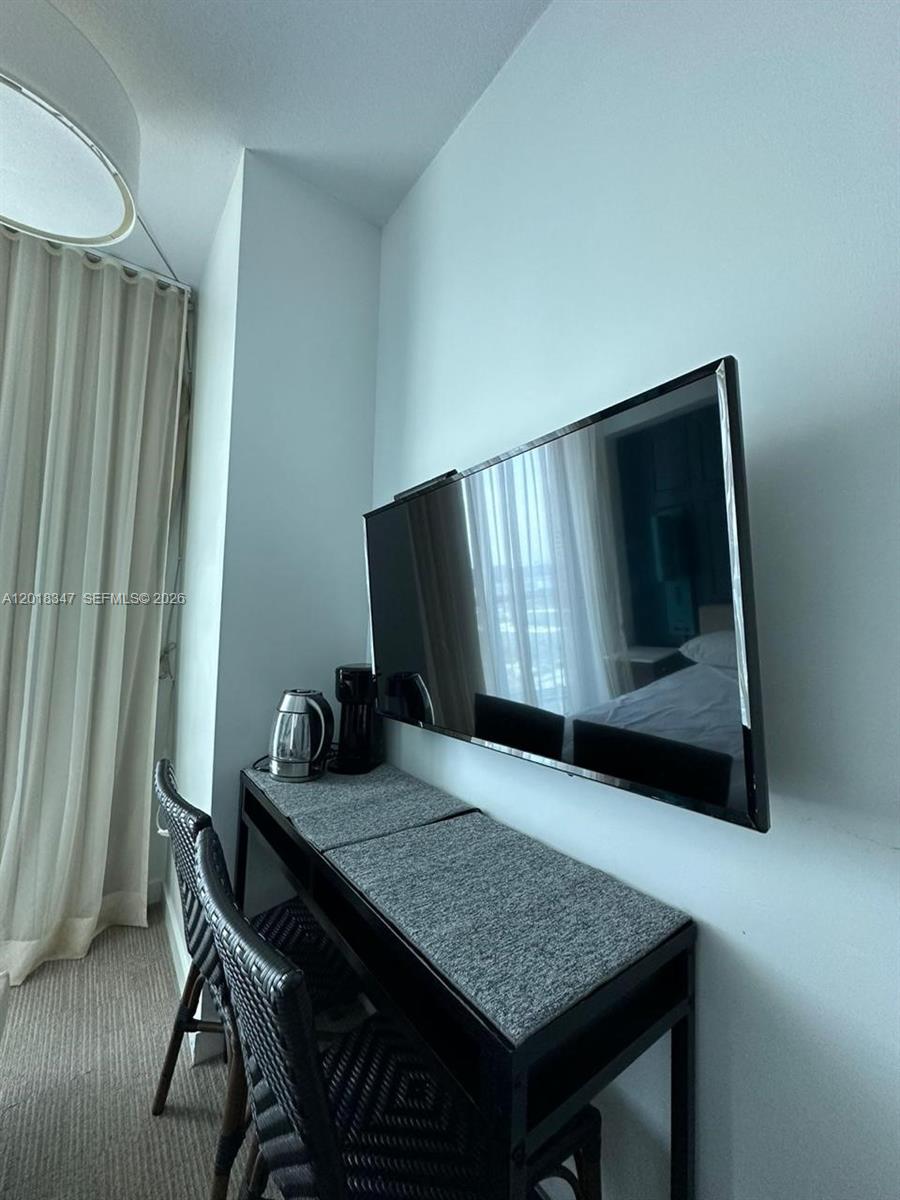 SOLE CONDO - Residential