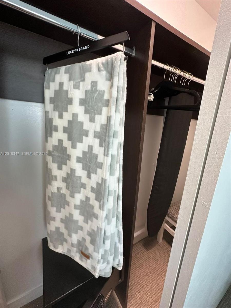SOLE CONDO - Residential