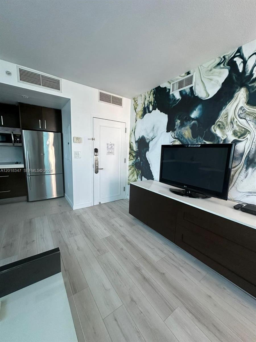 SOLE CONDO - Residential