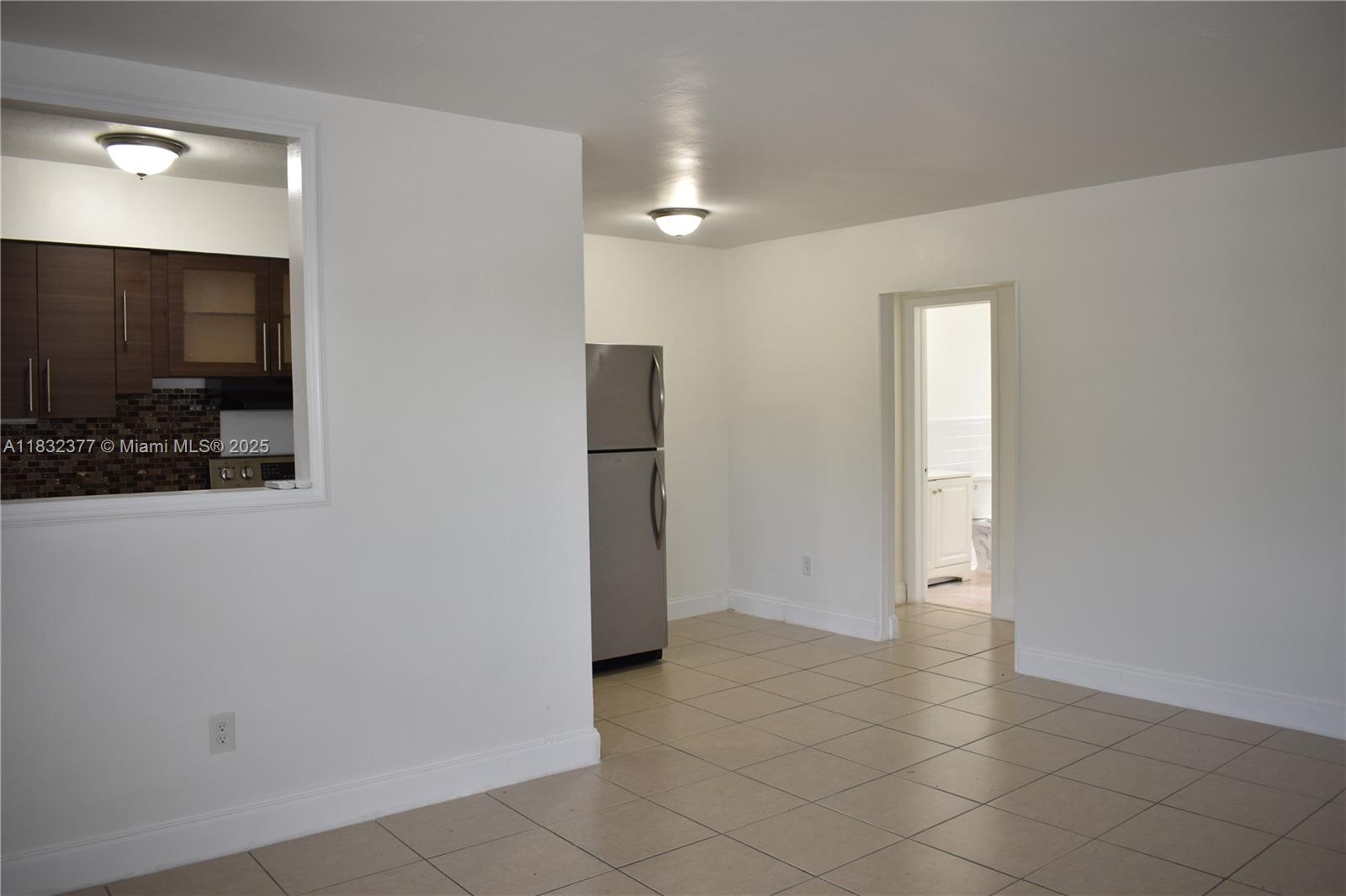 Cozy 1-bed, 1-bath unit in a quiet, well-maintained building. Features tile floors, spacious layout, parking space, and washer/dryer on premises. Prime location near Aventura Mall, shopping, Wholefoods, dining, and major highways. Fast approval and ready to move in!