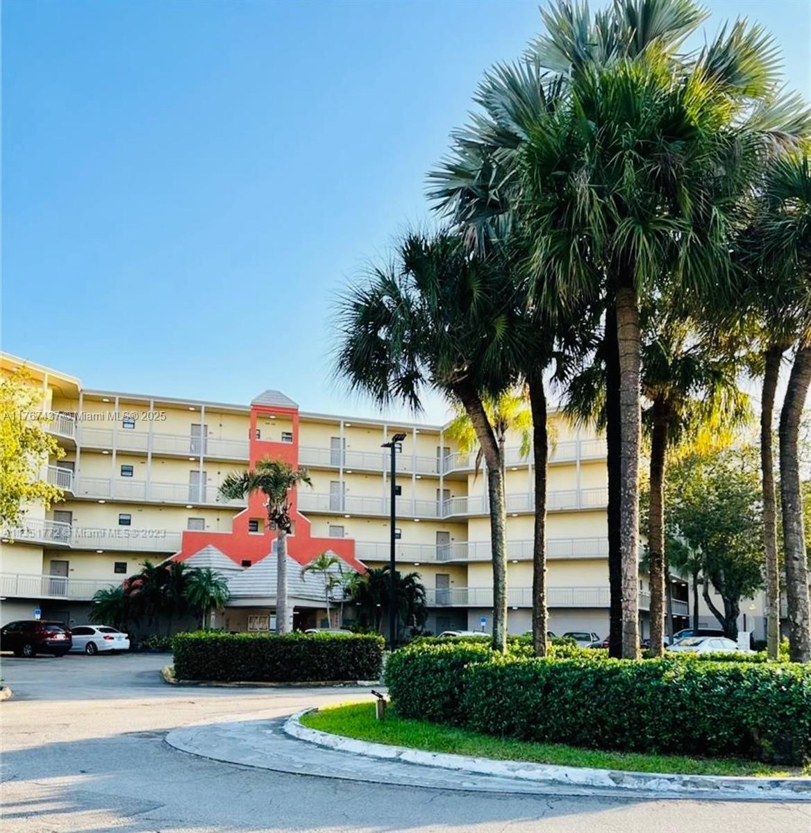 LAS VISTAS AT DORAL CONDO - Residential