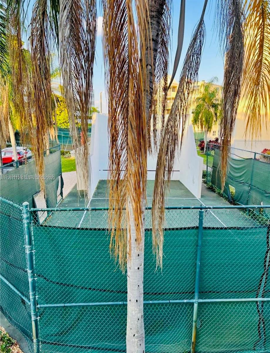 LAS VISTAS AT DORAL CONDO - Residential