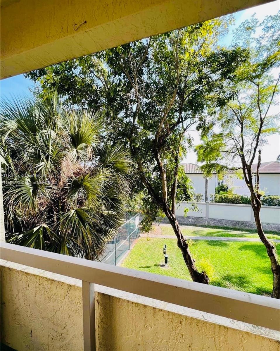 LAS VISTAS AT DORAL CONDO - Residential