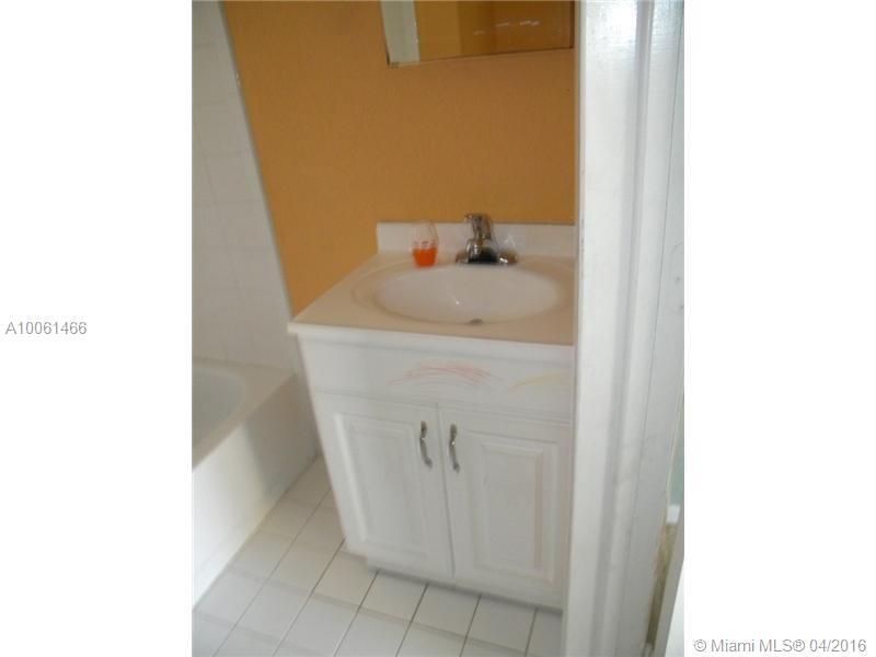 SUNSET PALM VILLAS - Residential Lease