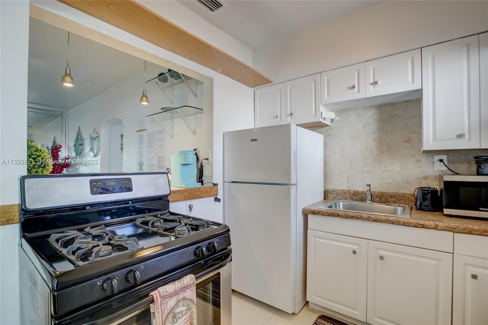 HOLLYWOOD BEACH FIRST ADD - Residential Income