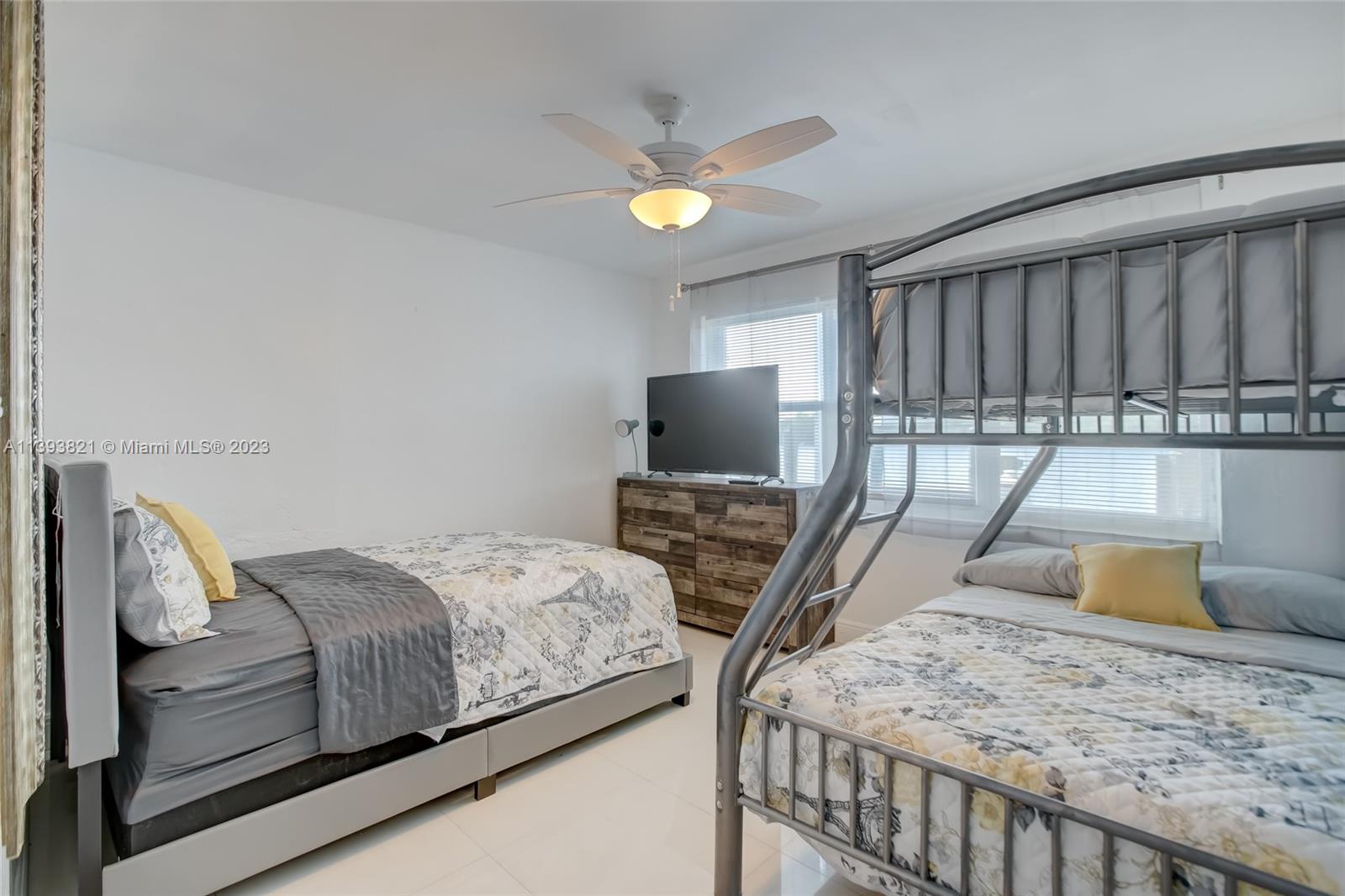 HOLLYWOOD BEACH FIRST ADD - Residential Income