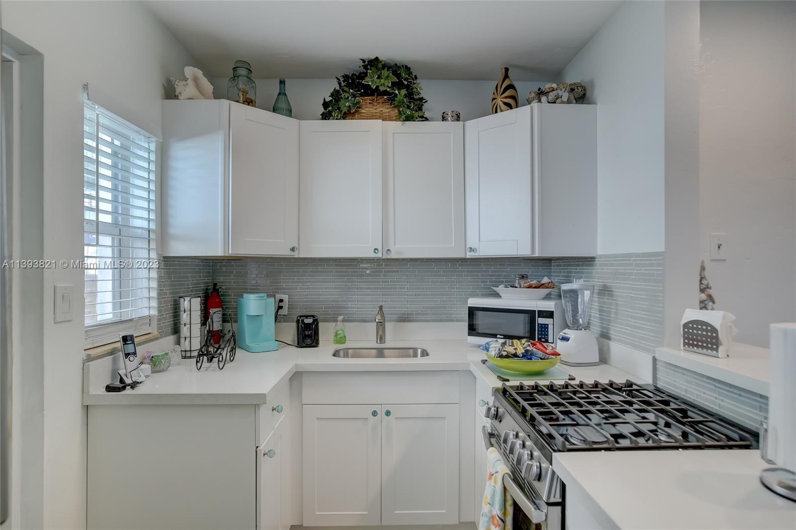 HOLLYWOOD BEACH FIRST ADD - Residential Income