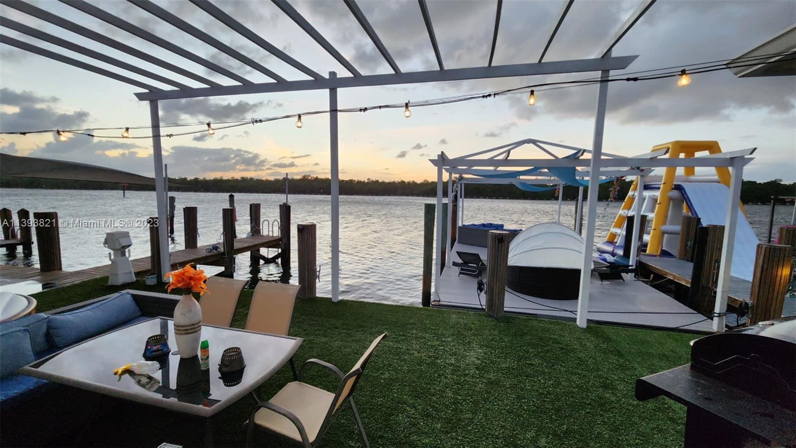 HOLLYWOOD BEACH FIRST ADD - Residential Income