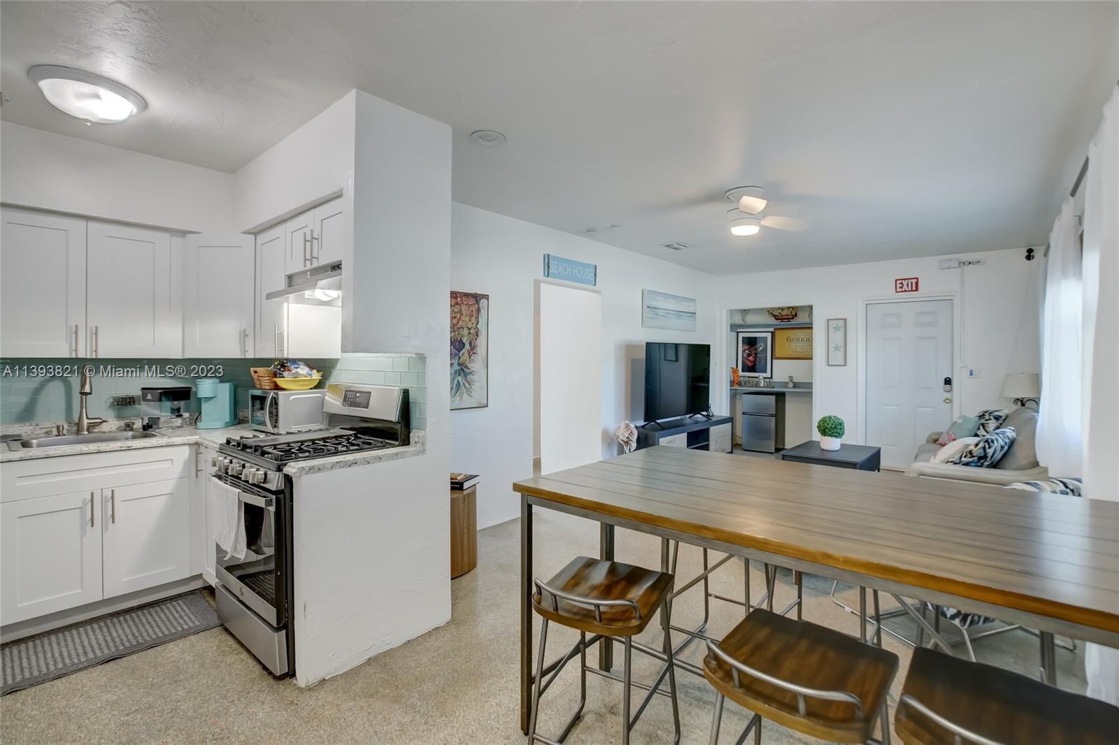 HOLLYWOOD BEACH FIRST ADD - Residential Income