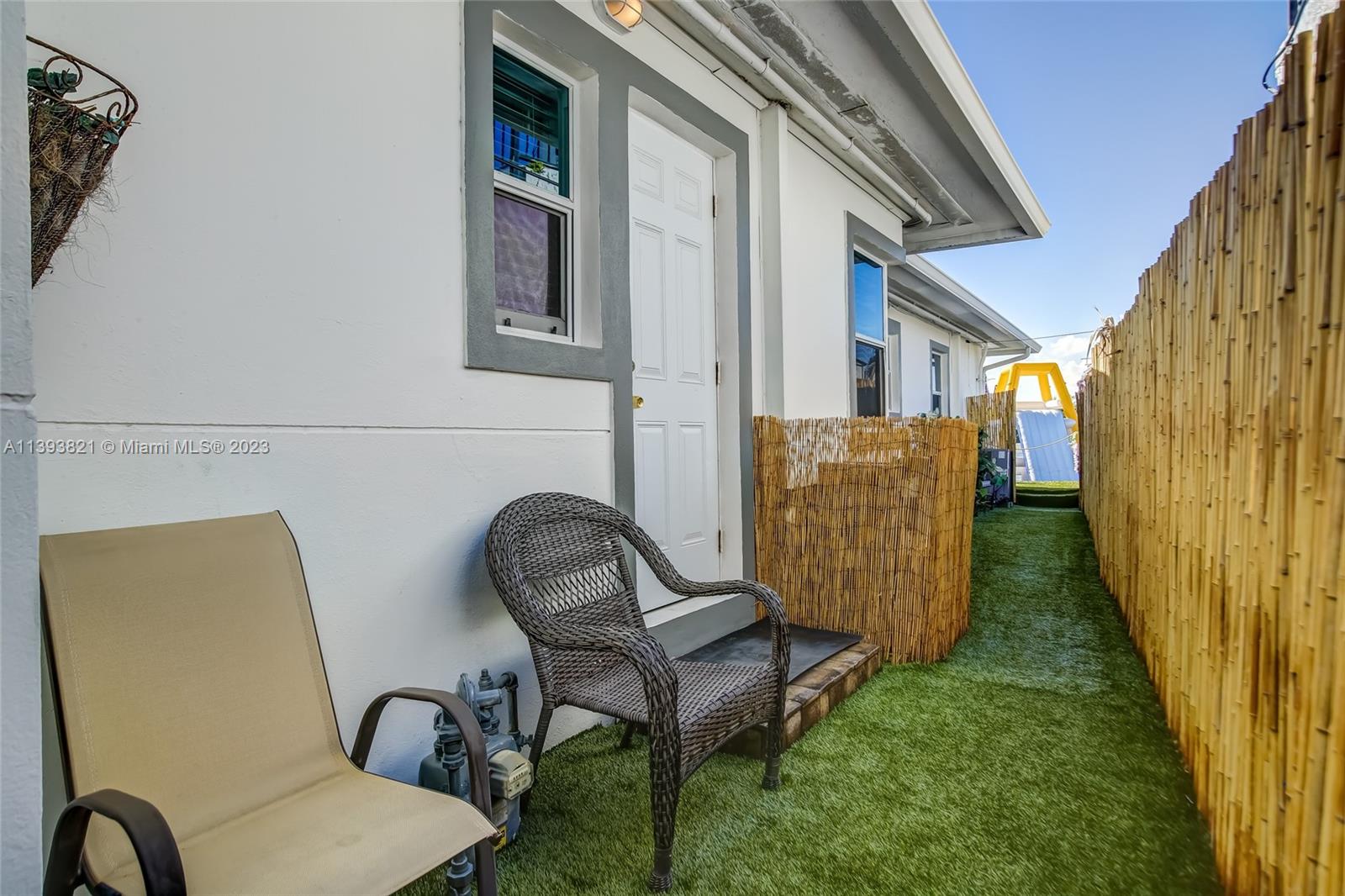 HOLLYWOOD BEACH FIRST ADD - Residential Income