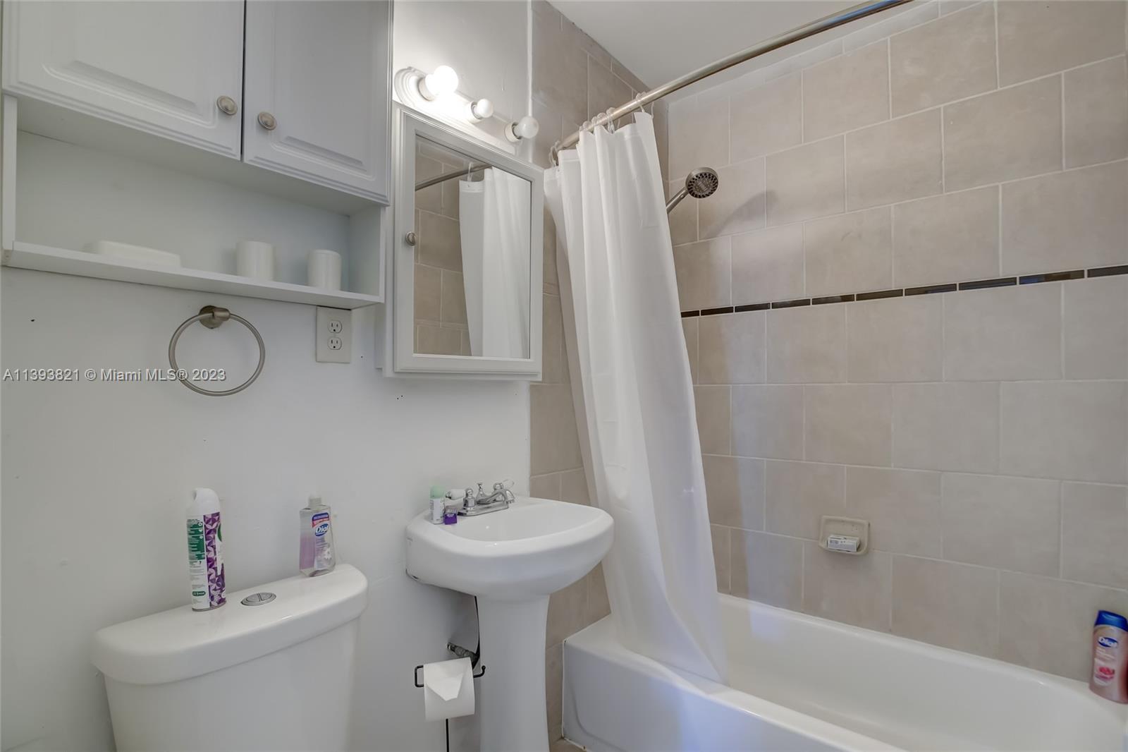 HOLLYWOOD BEACH FIRST ADD - Residential Income