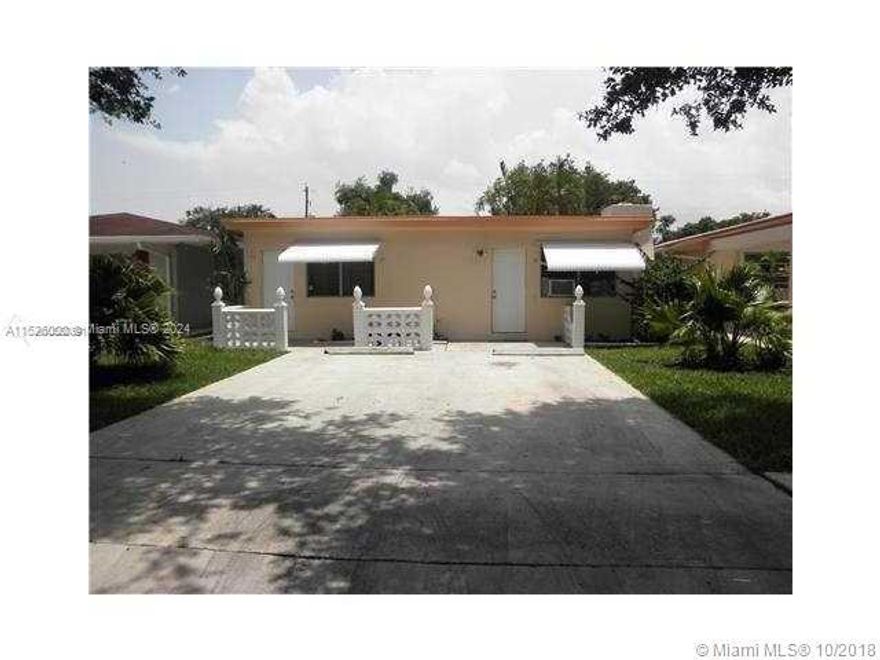 REDUCED! DEAL FELL THROUGH! Beautiful duplex located in tranquil Hollywood. Much of the property has been remodeled! Newer kitchen, new bathroom, and new floors throughout the property! Property sits on large lot, and has a huge fenced backyard! 2 SEPARATE METERS. Turn key investment. Located in very desirable area. Both units are rented with great tenants!