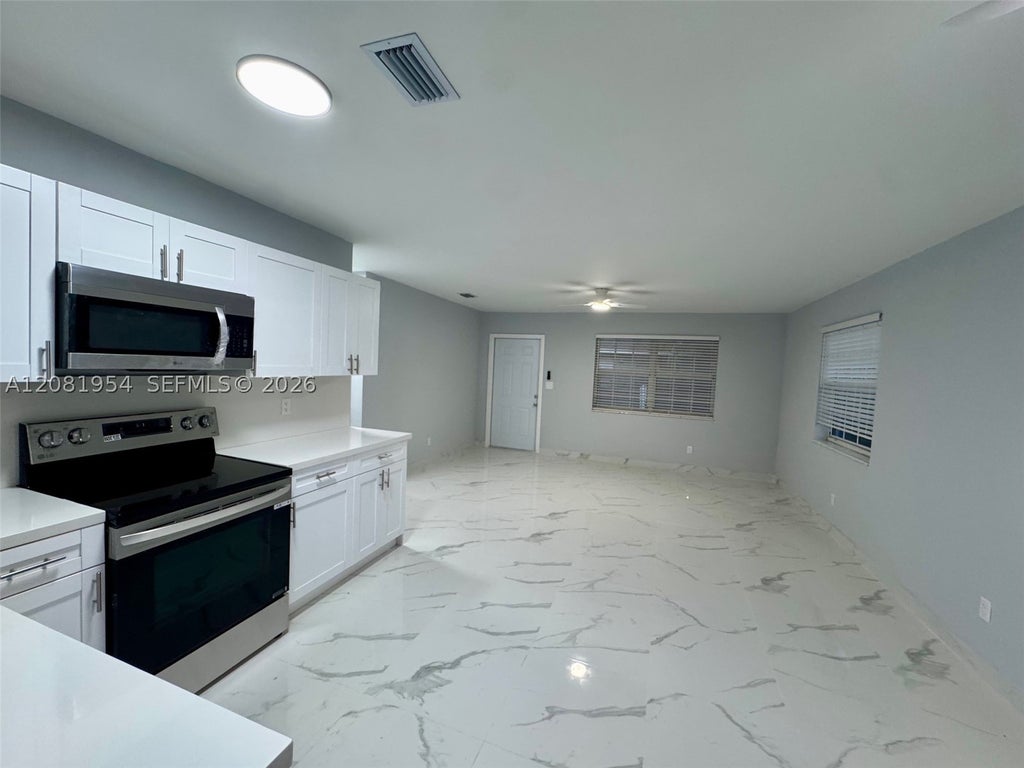 Photo of 1529 SW 22nd St #1, Fort Lauderdale, FL 33315 (MLS # A12081954)