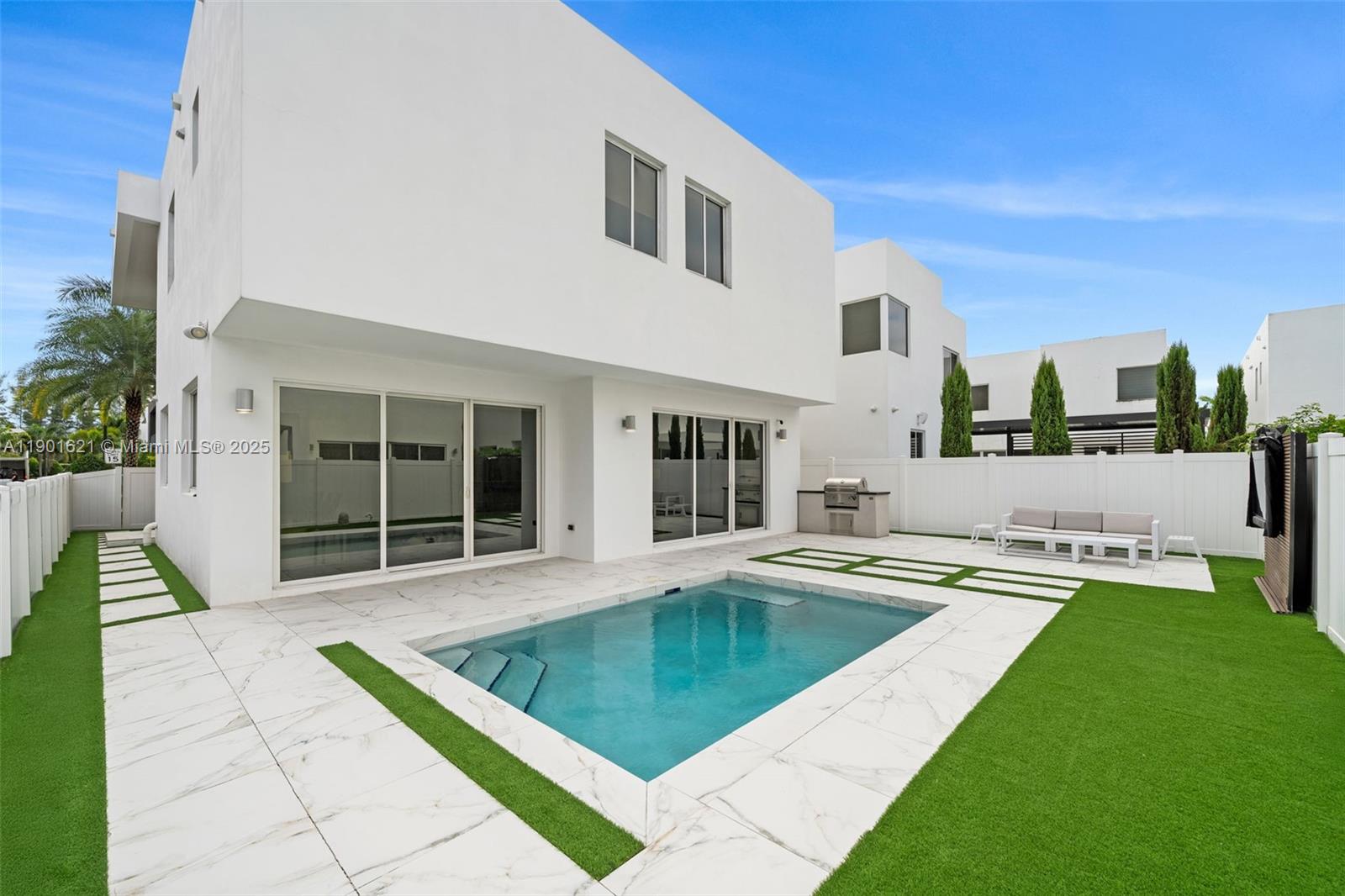 DORAL COMMONS RESIDENTIAL - Residential