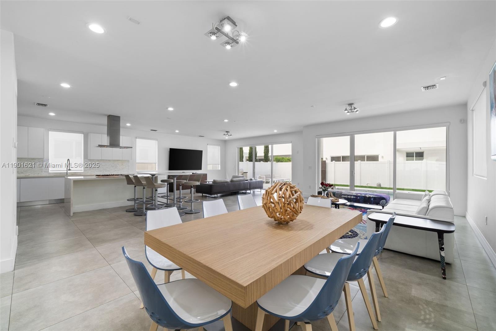 DORAL COMMONS RESIDENTIAL - Residential