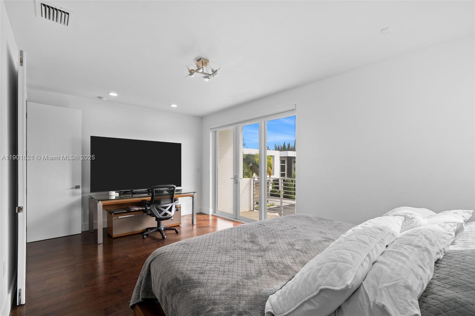 DORAL COMMONS RESIDENTIAL - Residential