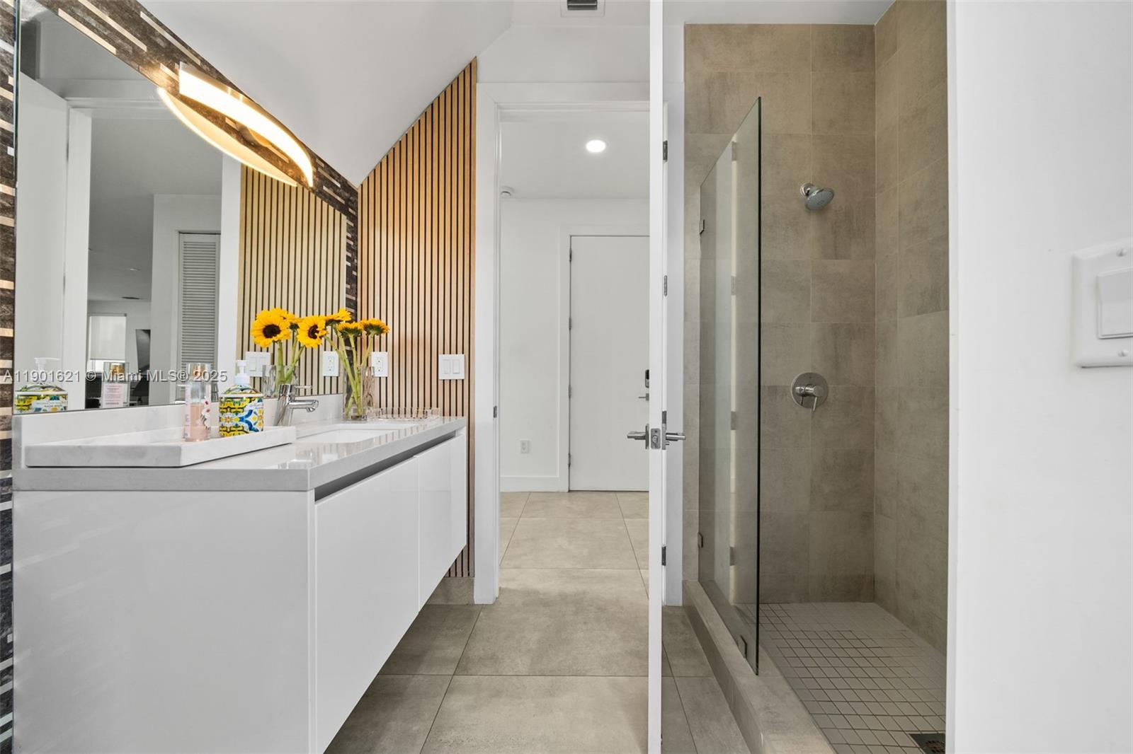 DORAL COMMONS RESIDENTIAL - Residential