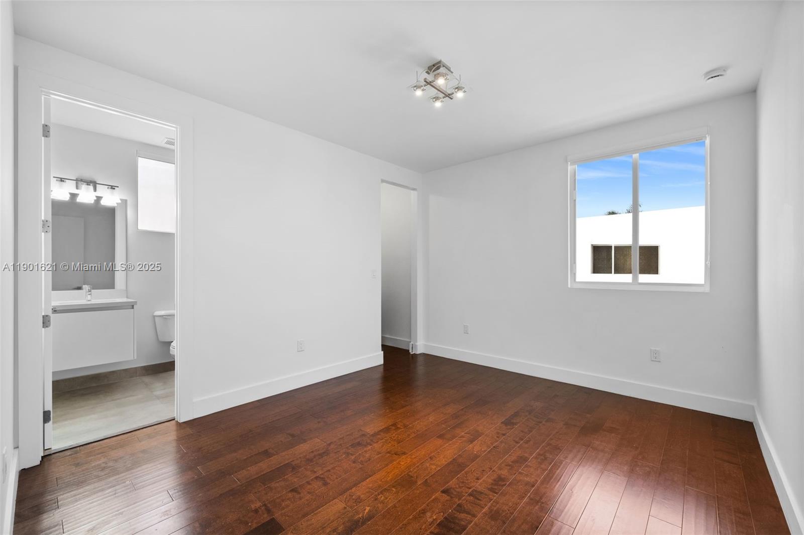 DORAL COMMONS RESIDENTIAL - Residential