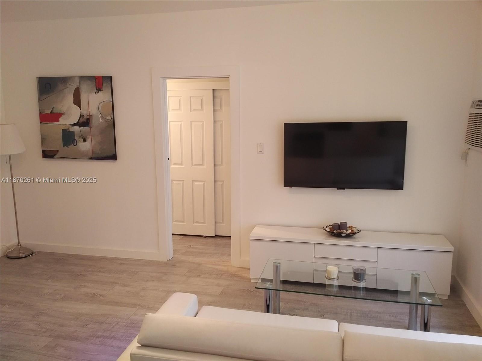Great apartment one block from Lincoln Road. For rent completely furnished with queen bed and contemporary new furniture.. LCD high definition 50 inches tv. Don t miss it. Very nice original art deco building, well maintained and quiet. Washer and dryer in the unit. NO PETS OR CHILDREN AS PER CONDO REGULATION. First, Last and Security Deposit.