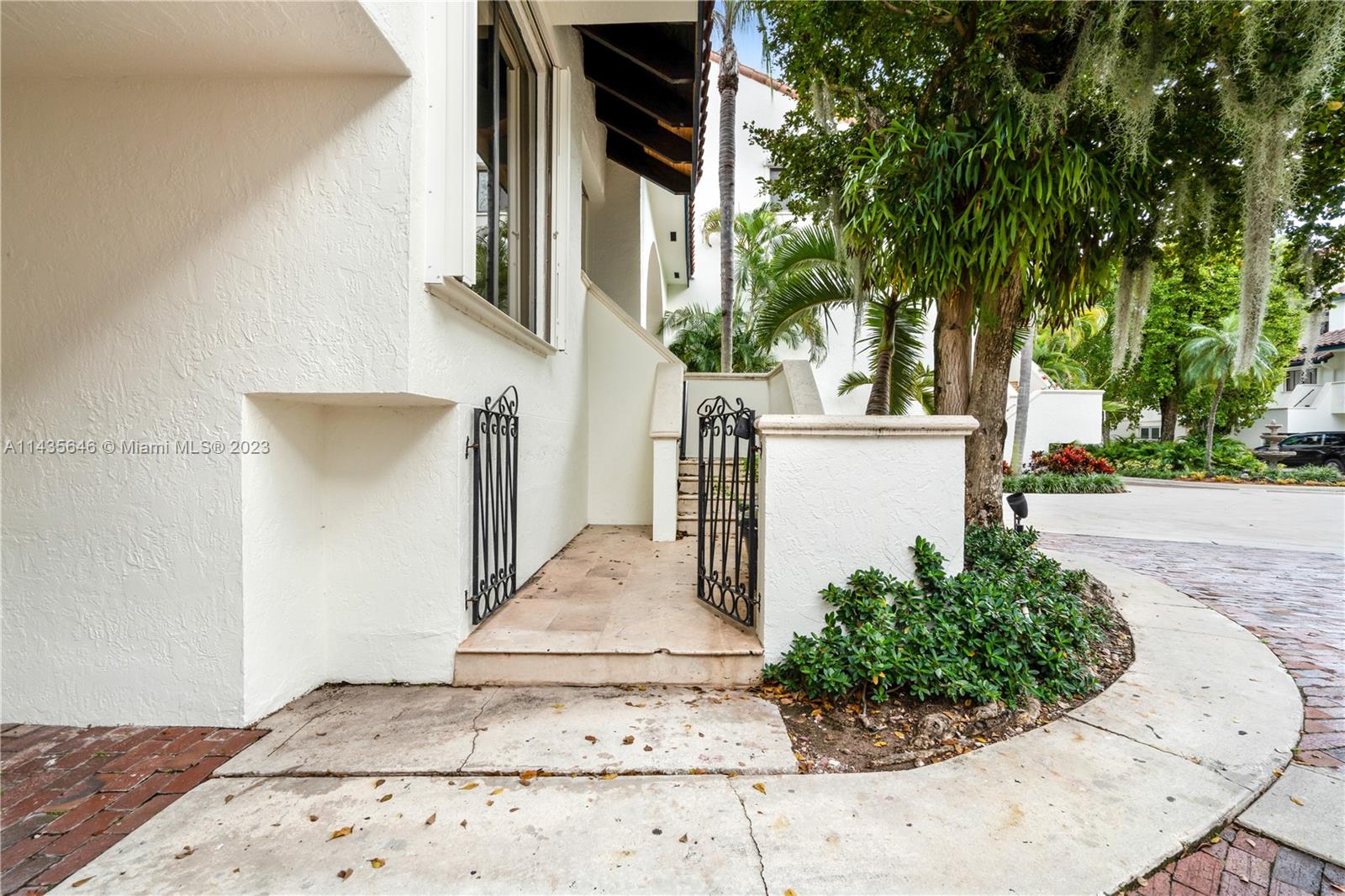 L HERMITAGE - Residential