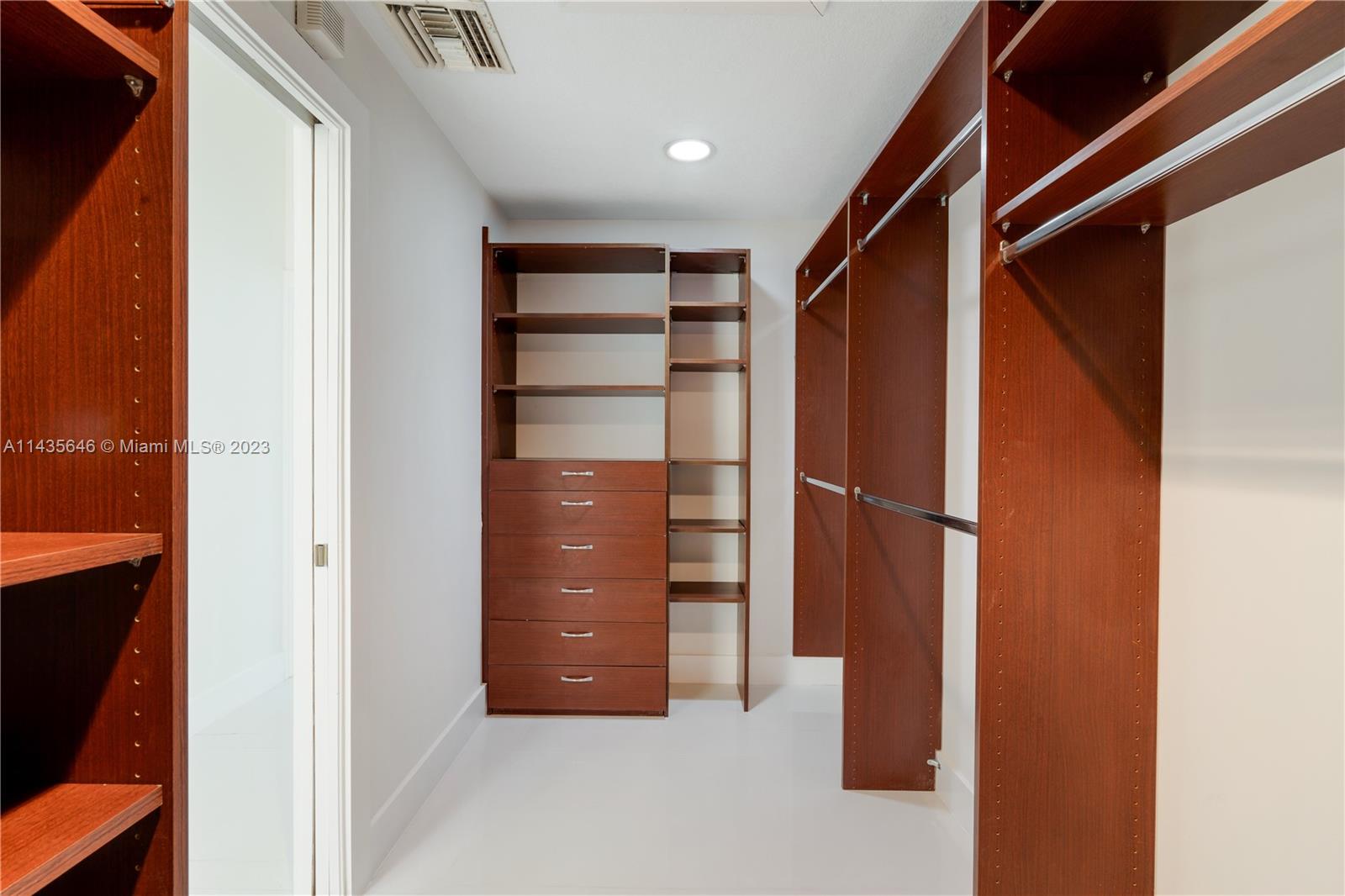 L HERMITAGE - Residential