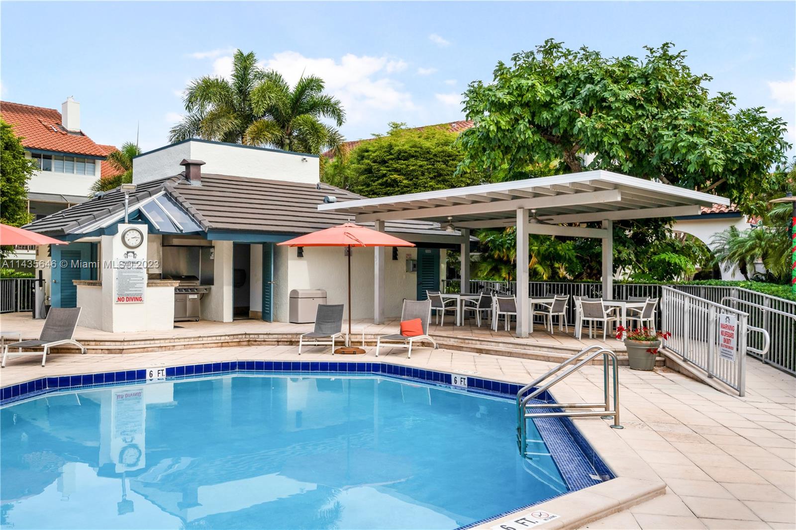 L HERMITAGE - Residential