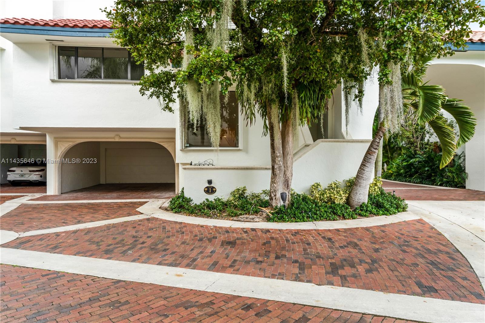 L HERMITAGE - Residential