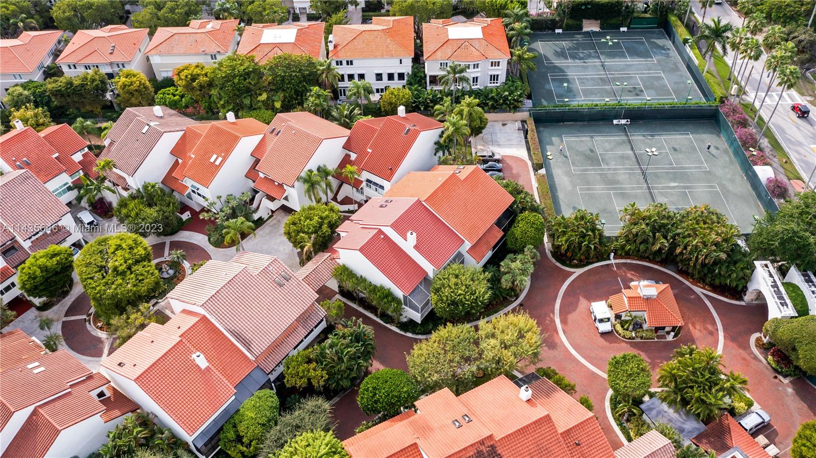 L HERMITAGE - Residential