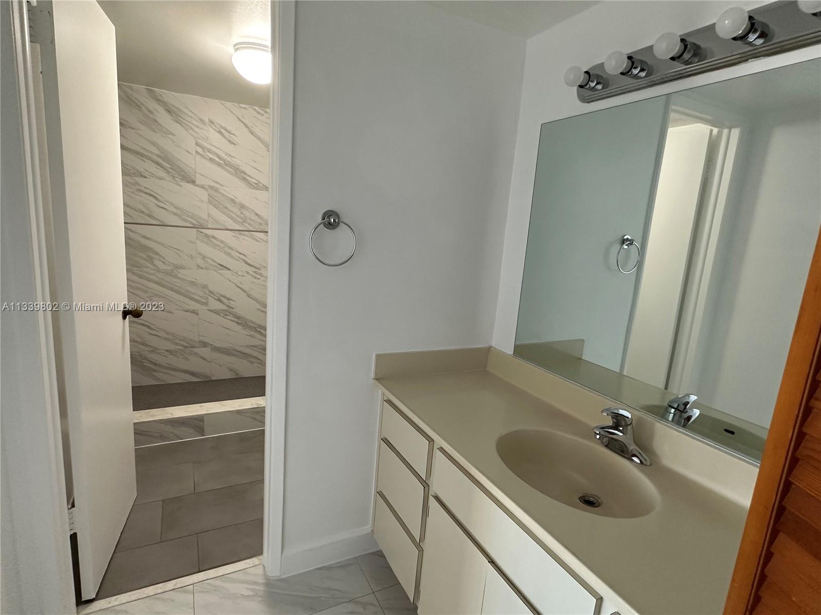 KENLAND POINTE CONDO II - Residential Lease