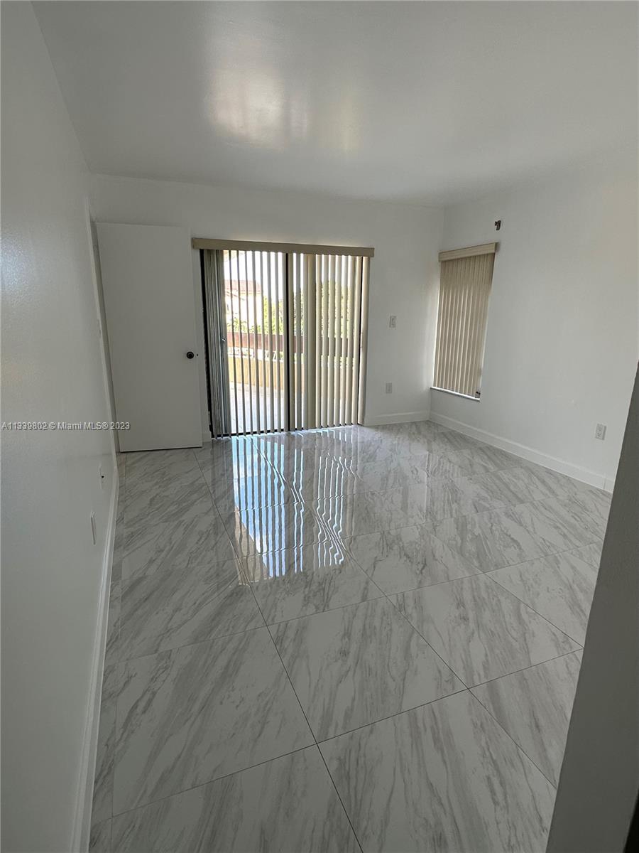 KENLAND POINTE CONDO II - Residential Lease