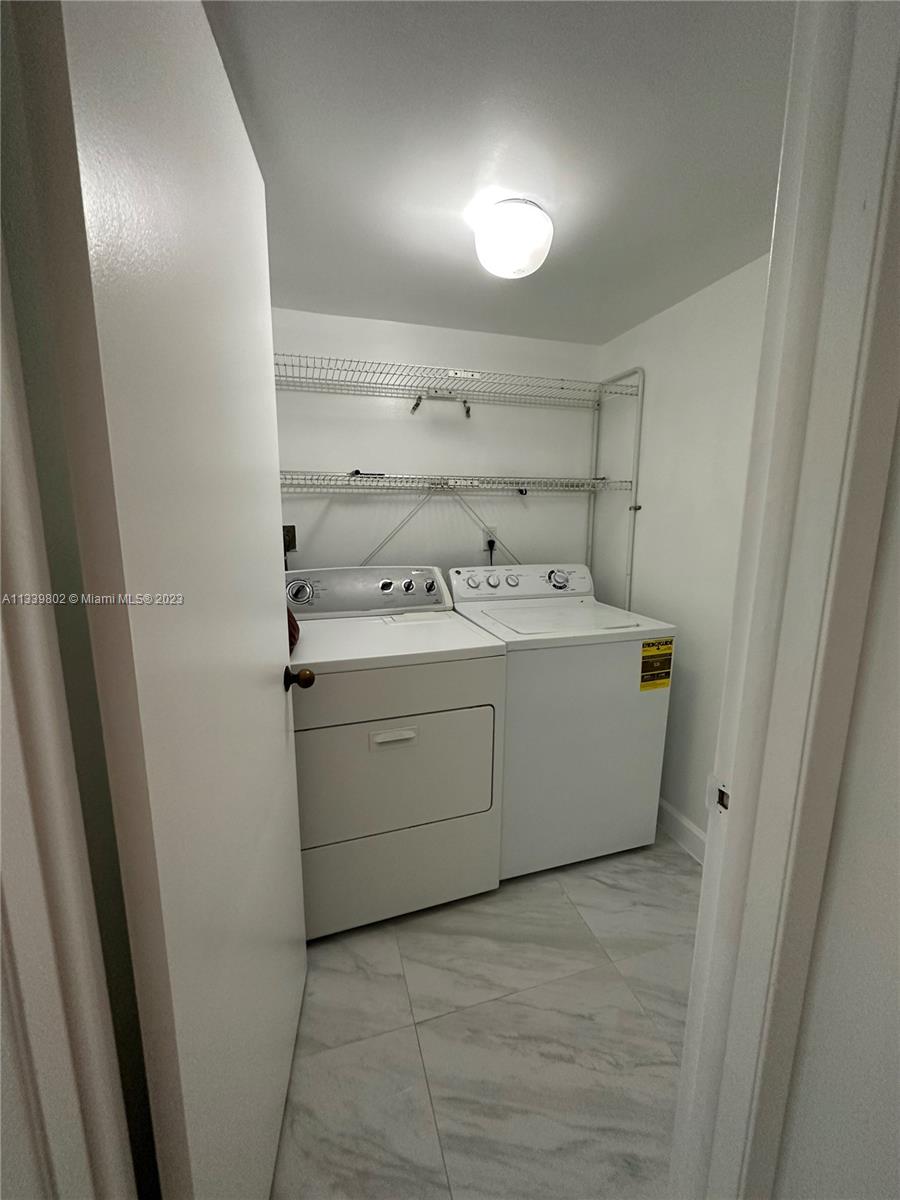 KENLAND POINTE CONDO II - Residential Lease