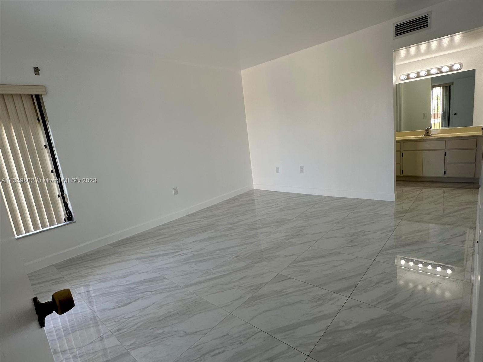 KENLAND POINTE CONDO II - Residential Lease