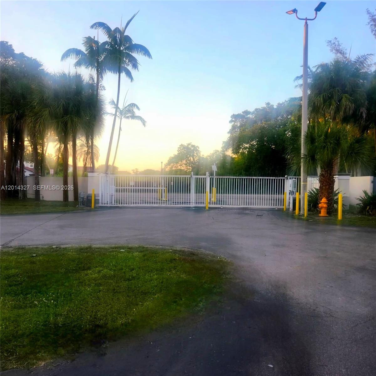 SAGA BAY GARDENS CONDO - Residential